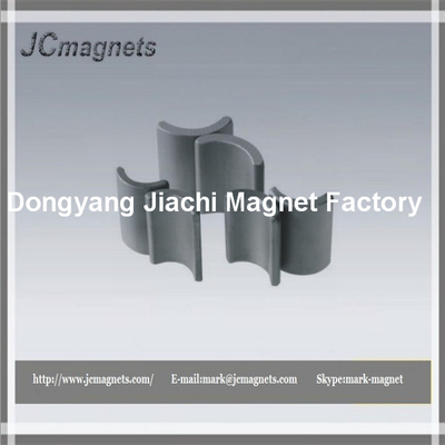 China Arc Shaped Hard Sintered Hard Ferrite Magnet supplier