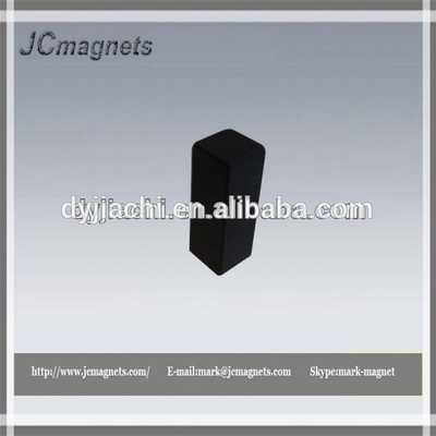 China Size_7_3x7_3x12_Y30BH_russian_Ceramic Magnet supplier